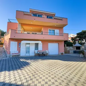 Apartman Regina Del Mare, Slatine